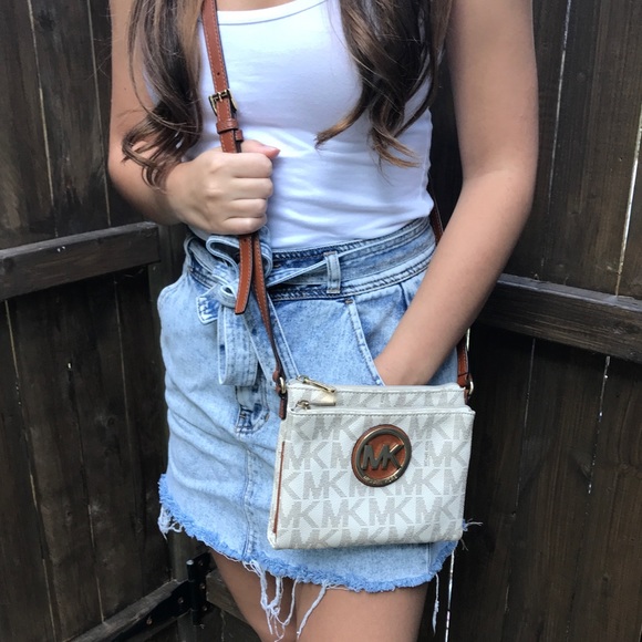 Michael Kors Handbags - Used Michael Kors crossbody